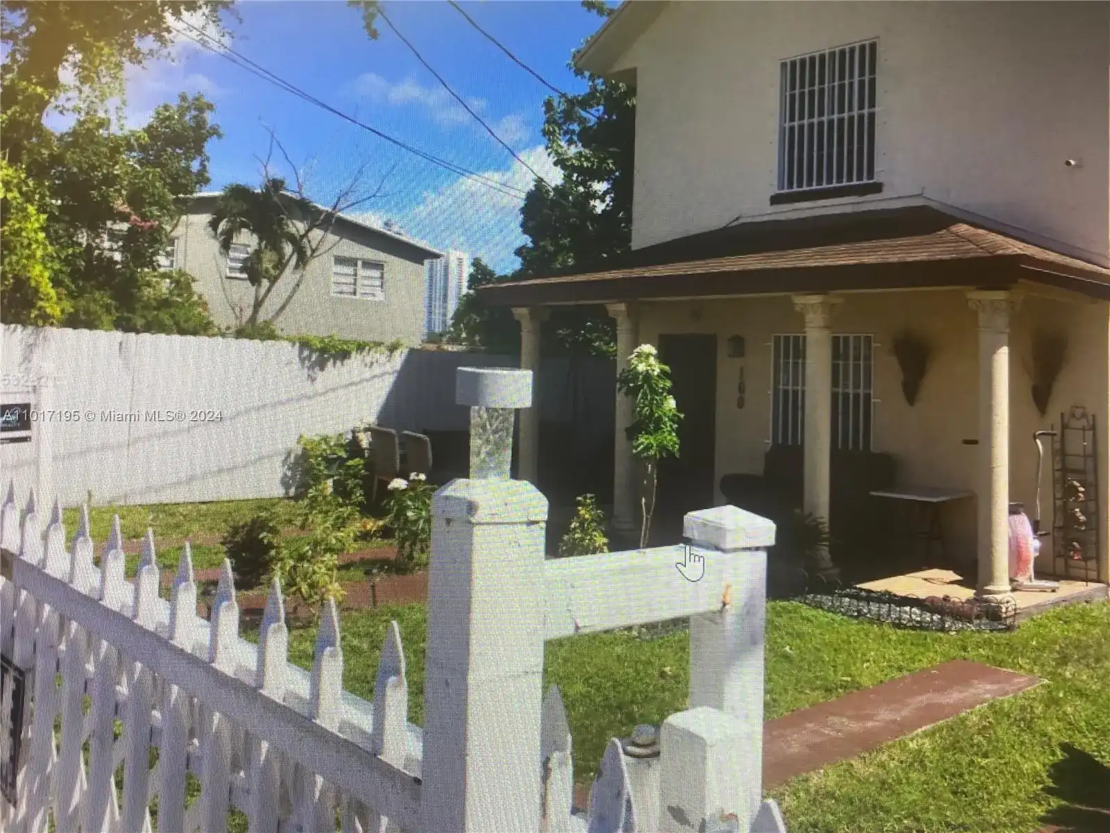 160 NW 27th St, Miami FL 33127