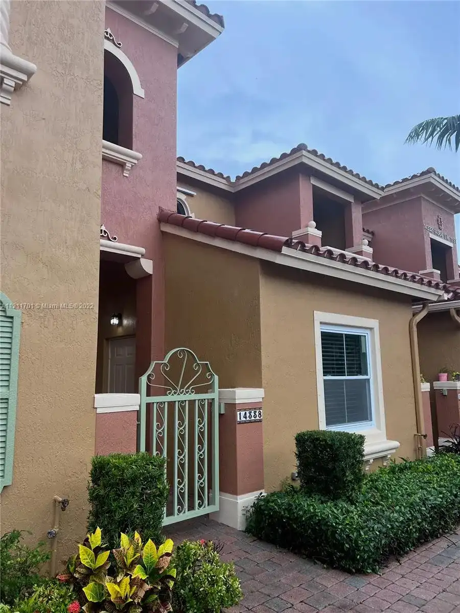 14338 SW 11TH ST # 1002, Pembroke Pines FL 33027