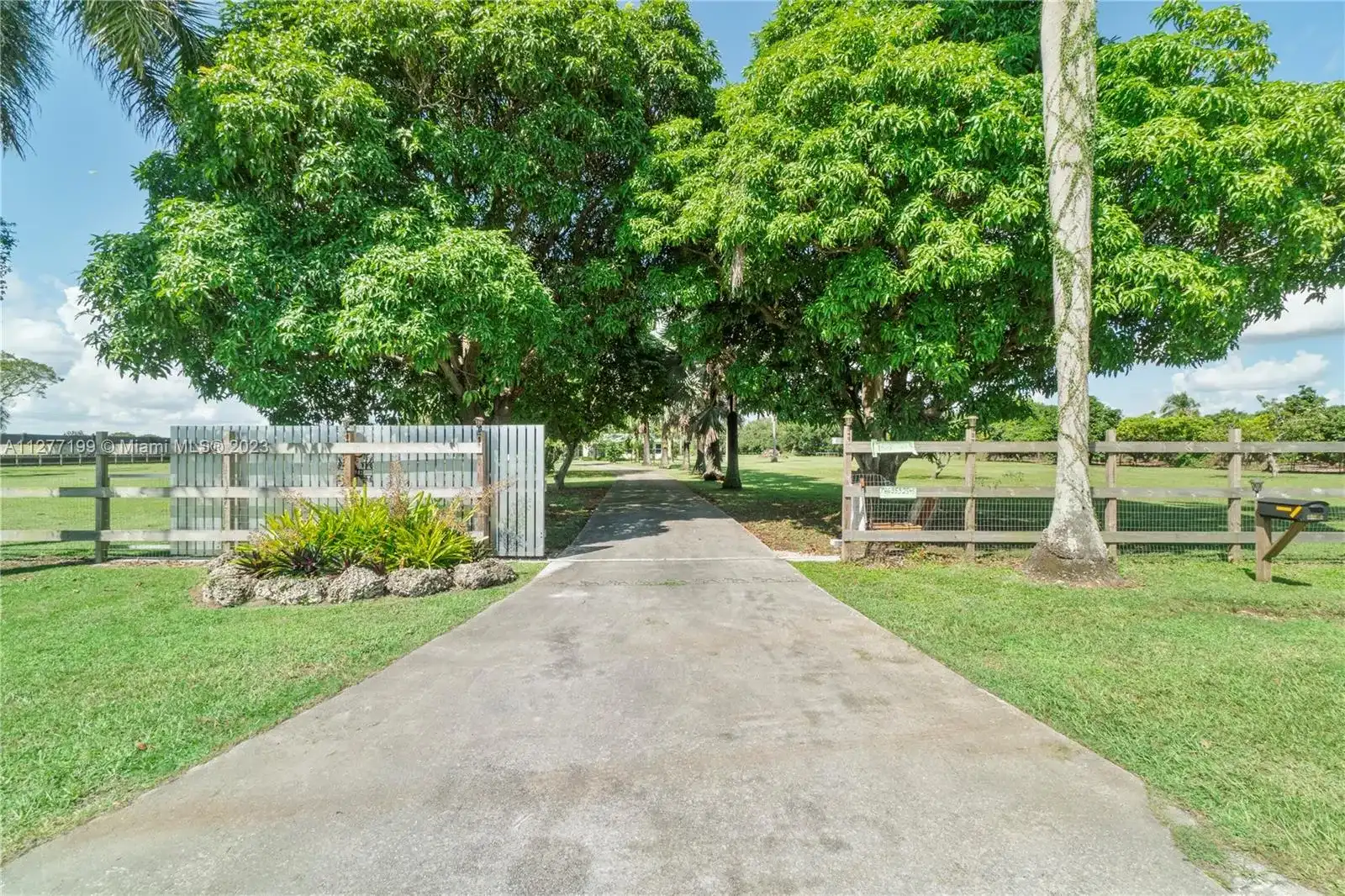 25950 SW 187 AVE, Homestead FL 33031