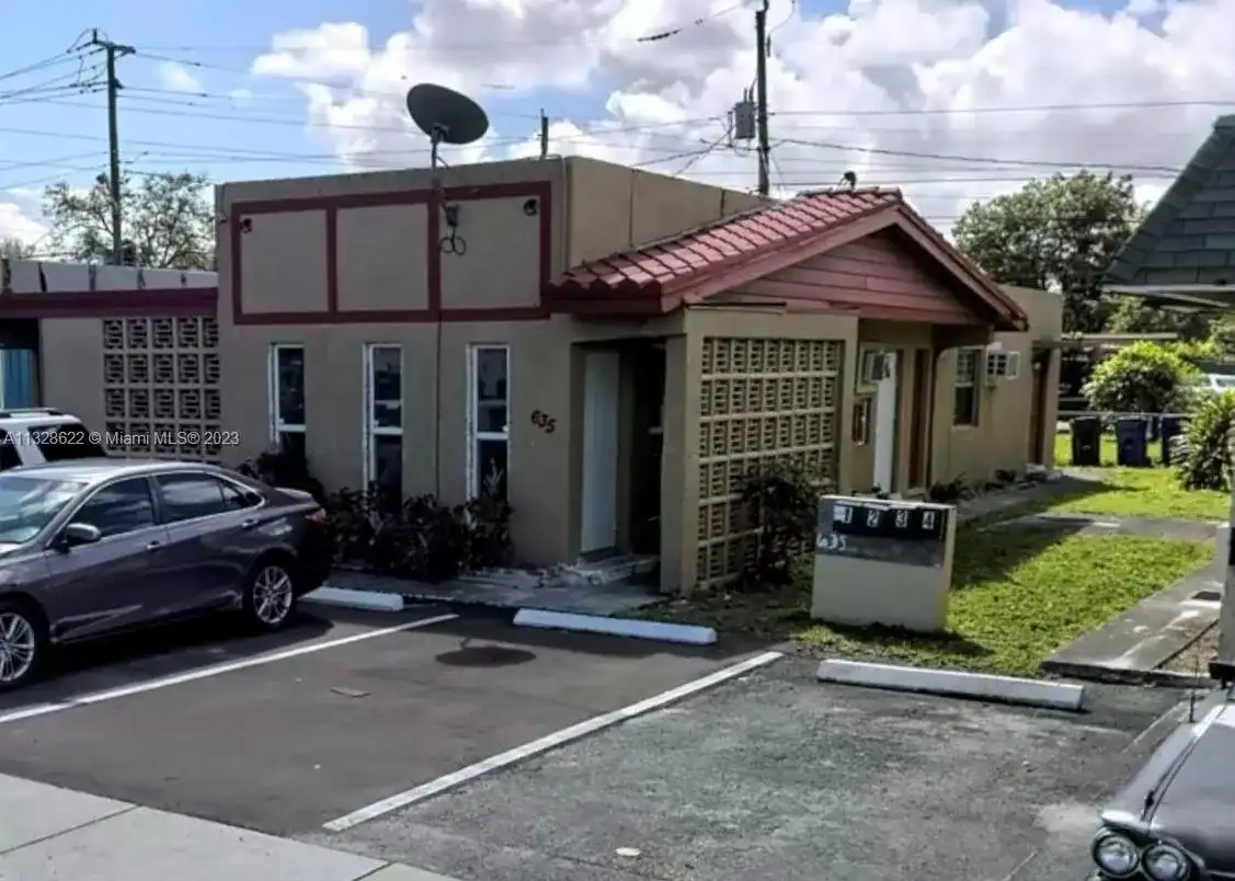 635 NW 22nd Rd, Fort Lauderdale FL 33311