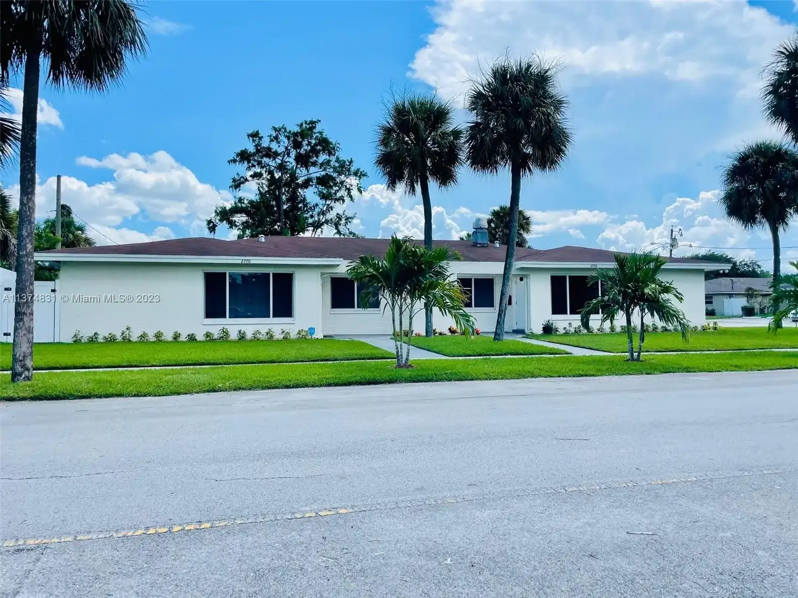 2770 NW 58th Ter, Lauderhill FL 33313