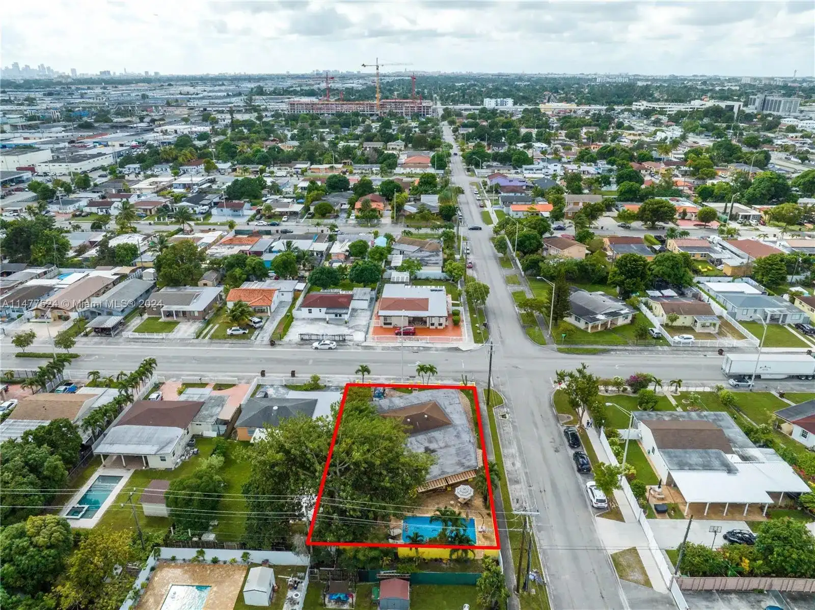 901 E 32nd St, Hialeah FL 33013