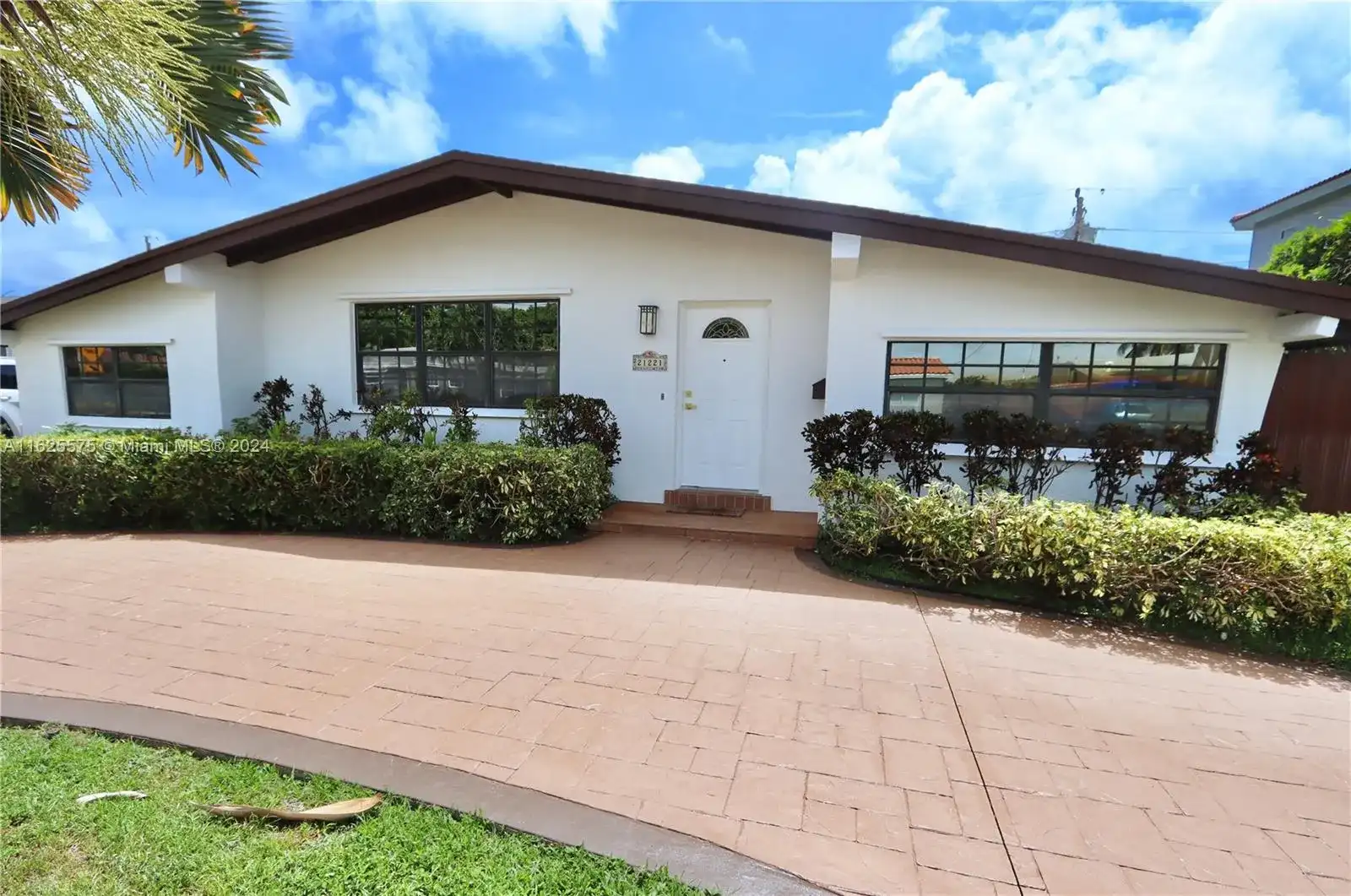 21221 NE 25th Ct, Aventura FL 33180