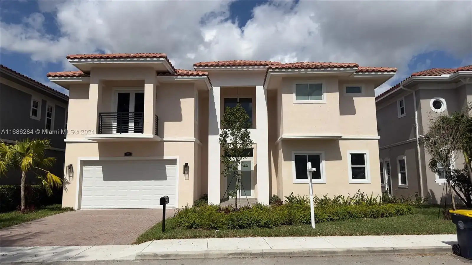 3523 Forest View Cir, Dania Beach FL 33312