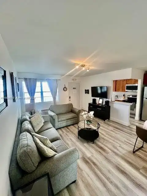 7904 West Dr, North Bay Village FL 33141