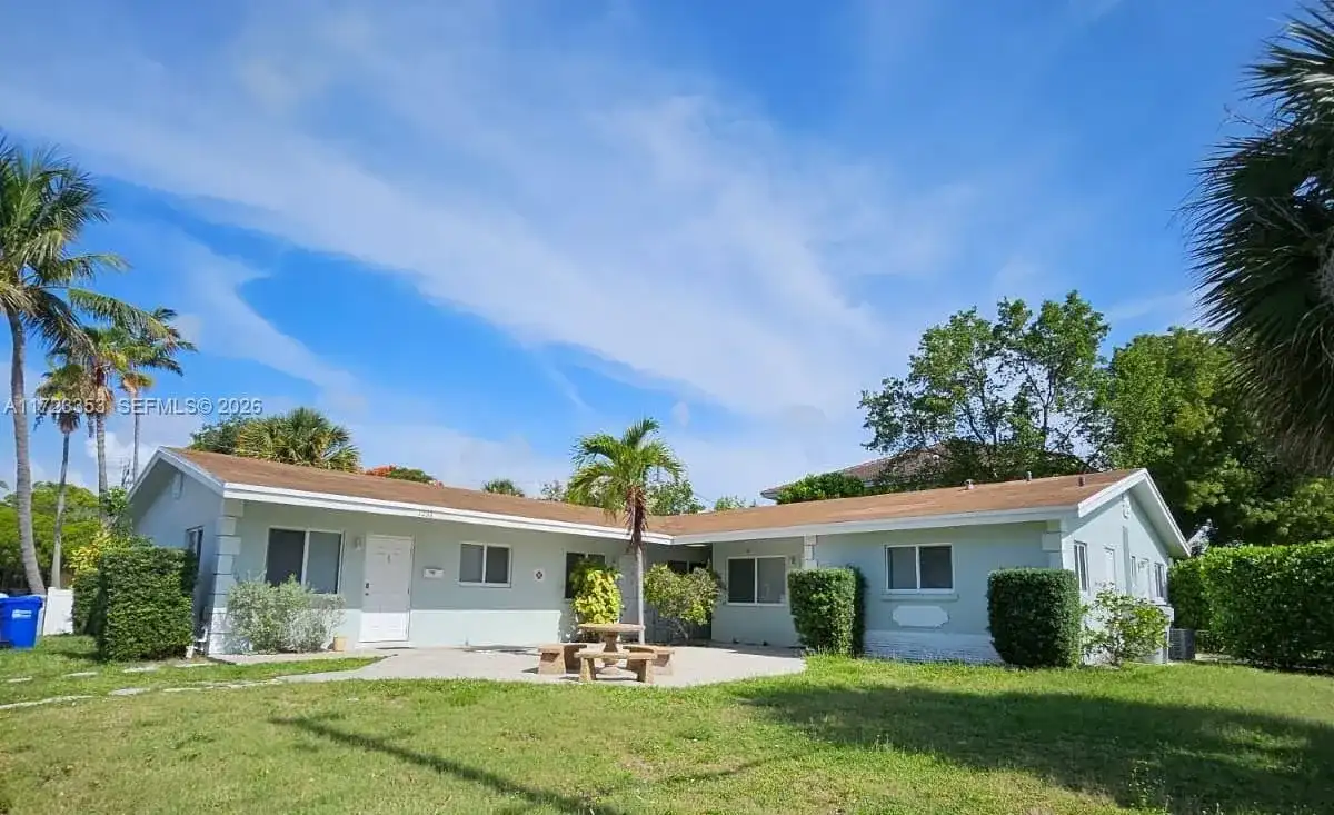 1231 NE 23rd Ave, Pompano Beach FL 33062