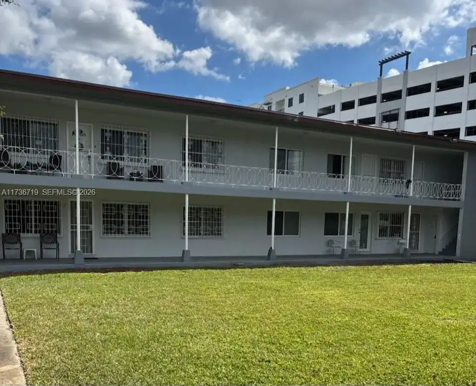 383 E 4th Ave # 8, Hialeah FL 33010