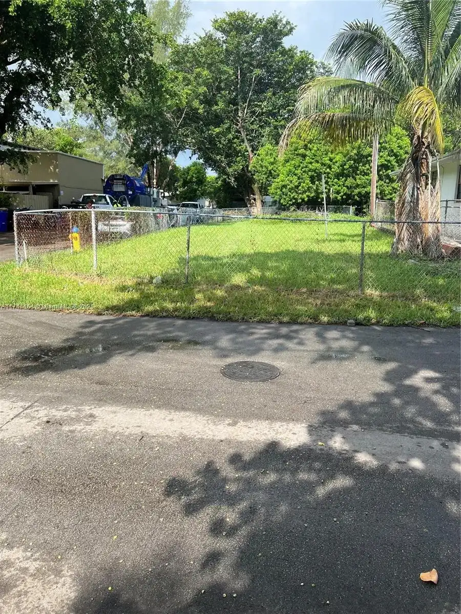 2499 NE 136th Ln, North Miami Beach FL 33181
