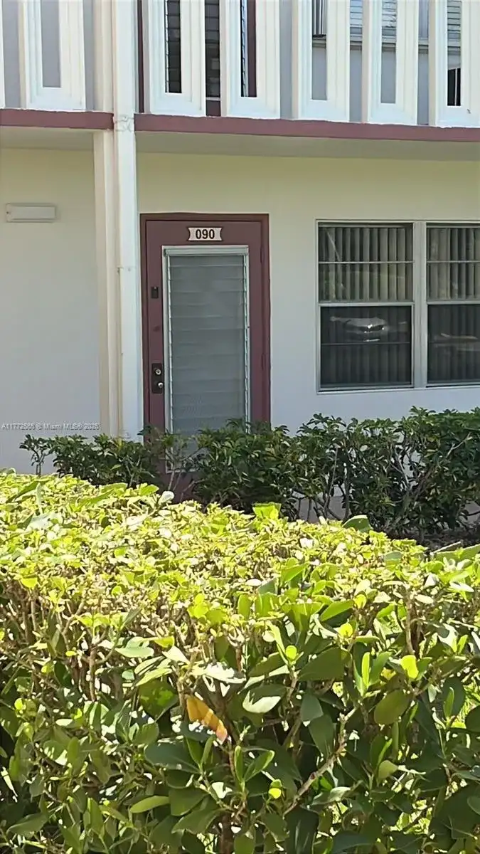90 Fanshaw C # 90, Boca Raton FL 33434