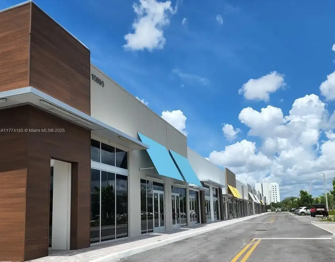 10890 NW 17th St, Sweetwater FL 33172
