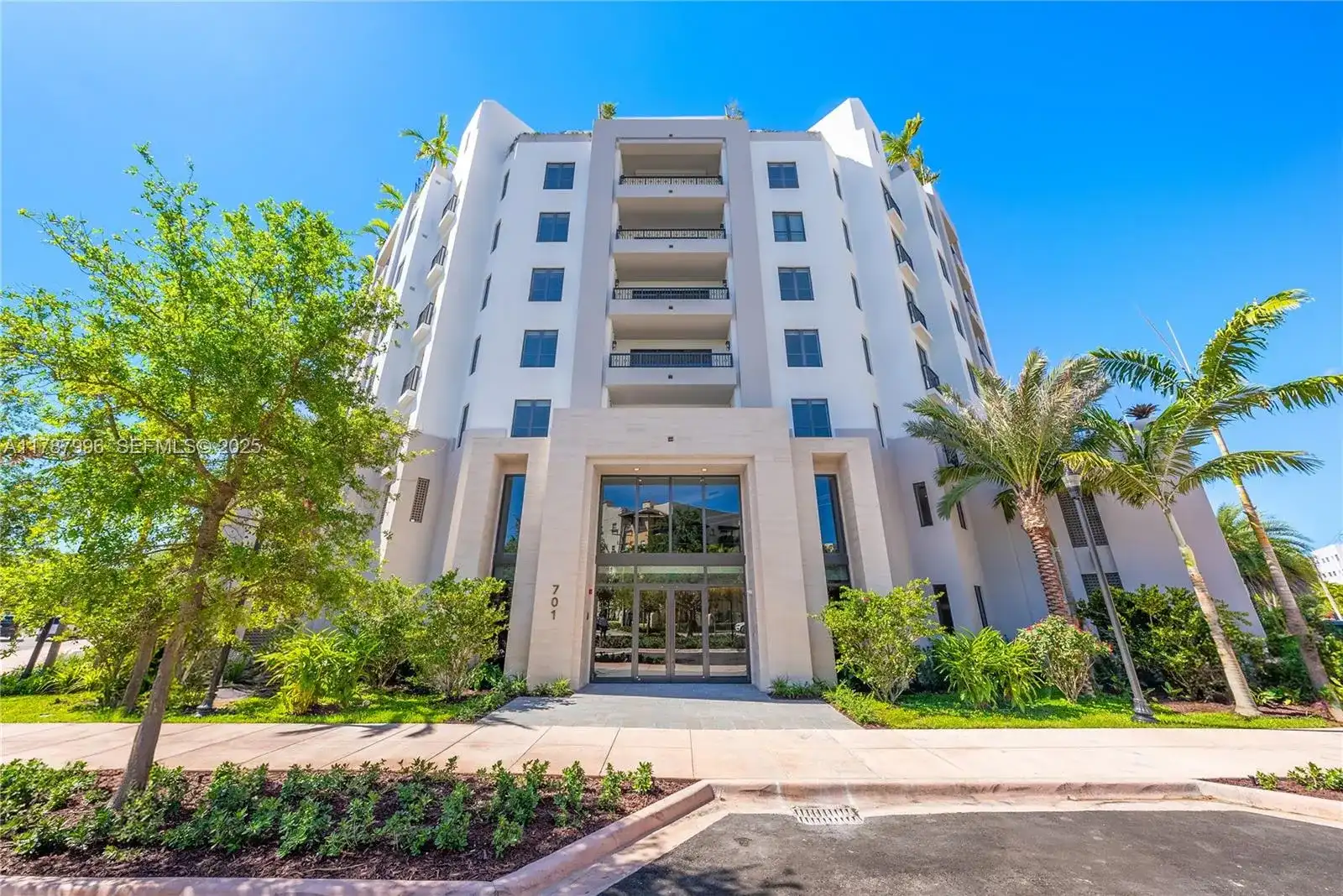 701 Valencia Ave # 405, Coral Gables FL 33134