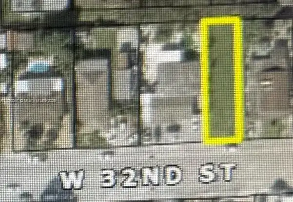 137 W 32 ST, Hialeah FL 33012