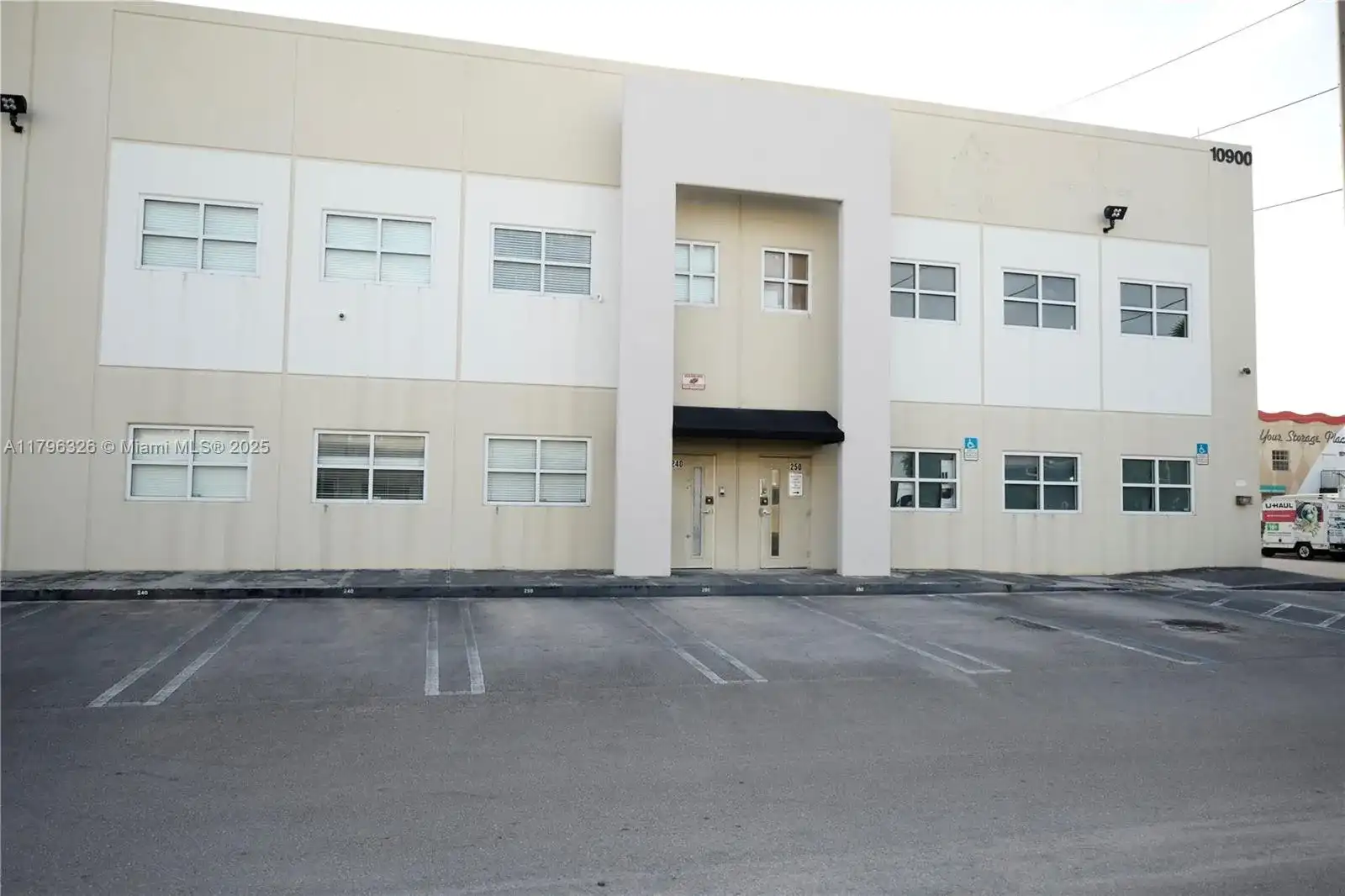 10900 NW 21st St # 240, Sweetwater FL 33172