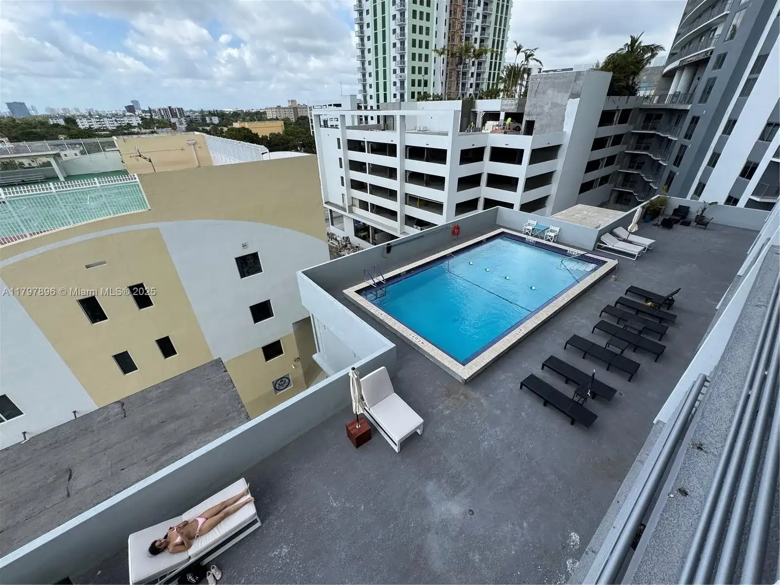 1720 Harrison St, Hollywood FL 33020