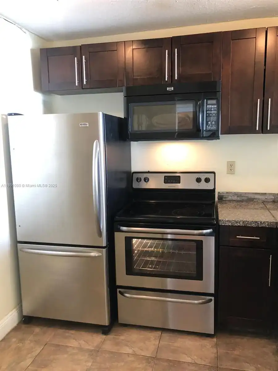 492 NW 165th St Rd # C514, Miami FL 33169
