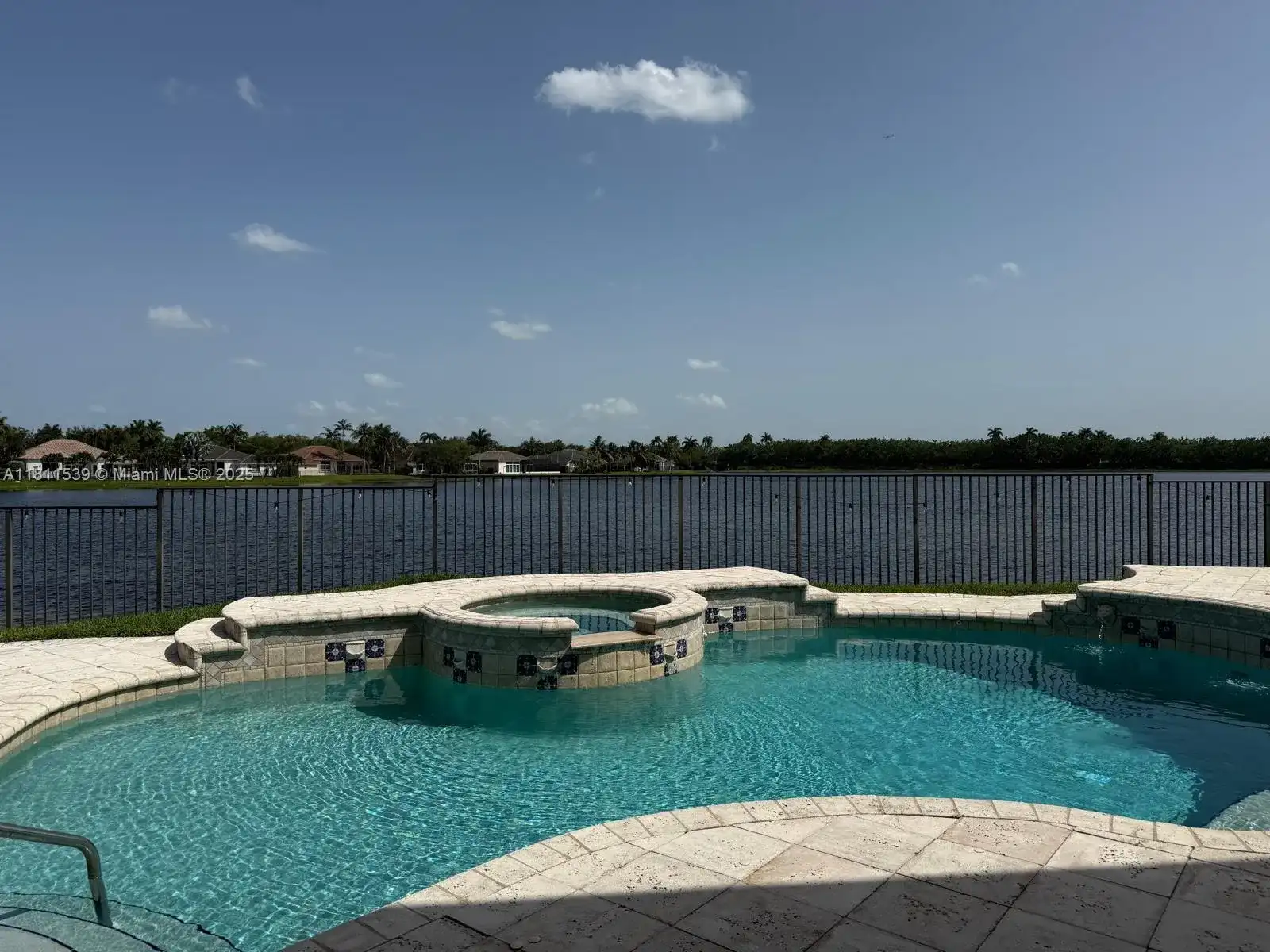 1418 Lantana Dr, Weston FL 33326