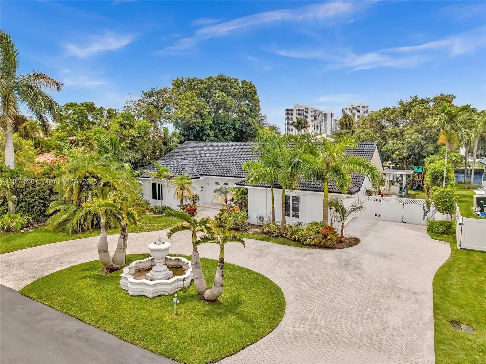 413 Tamarind Dr, Hallandale Beach FL 33009