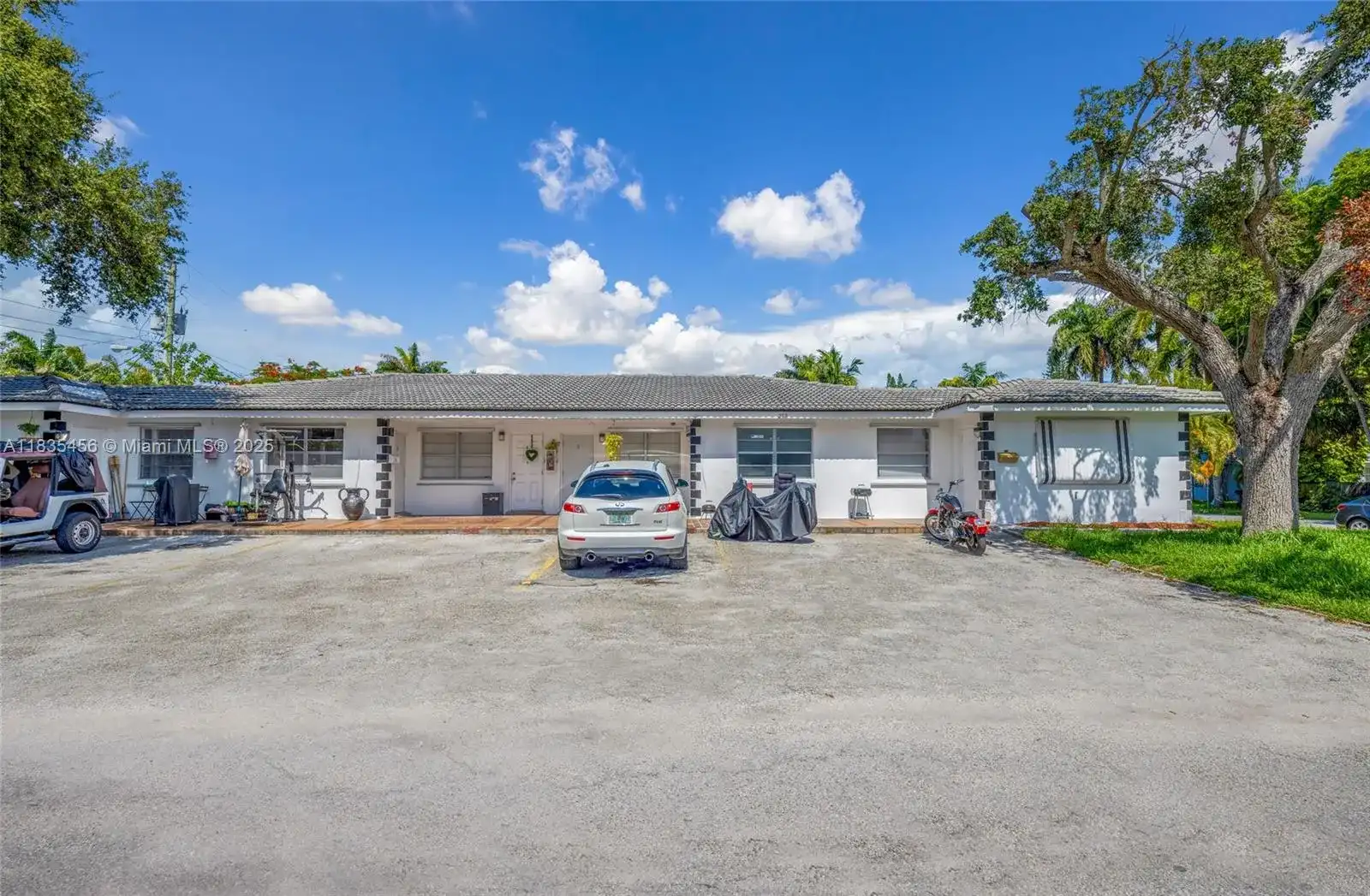 213 SE Park St, Dania Beach FL 33004