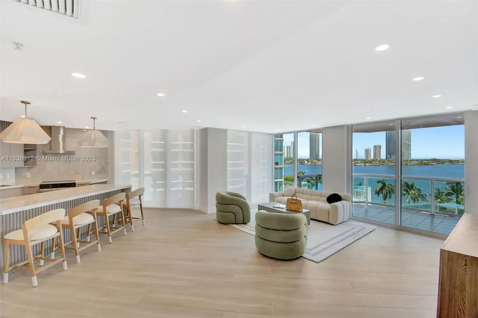 3370 Hidden Bay Dr # 812, Aventura FL 33180