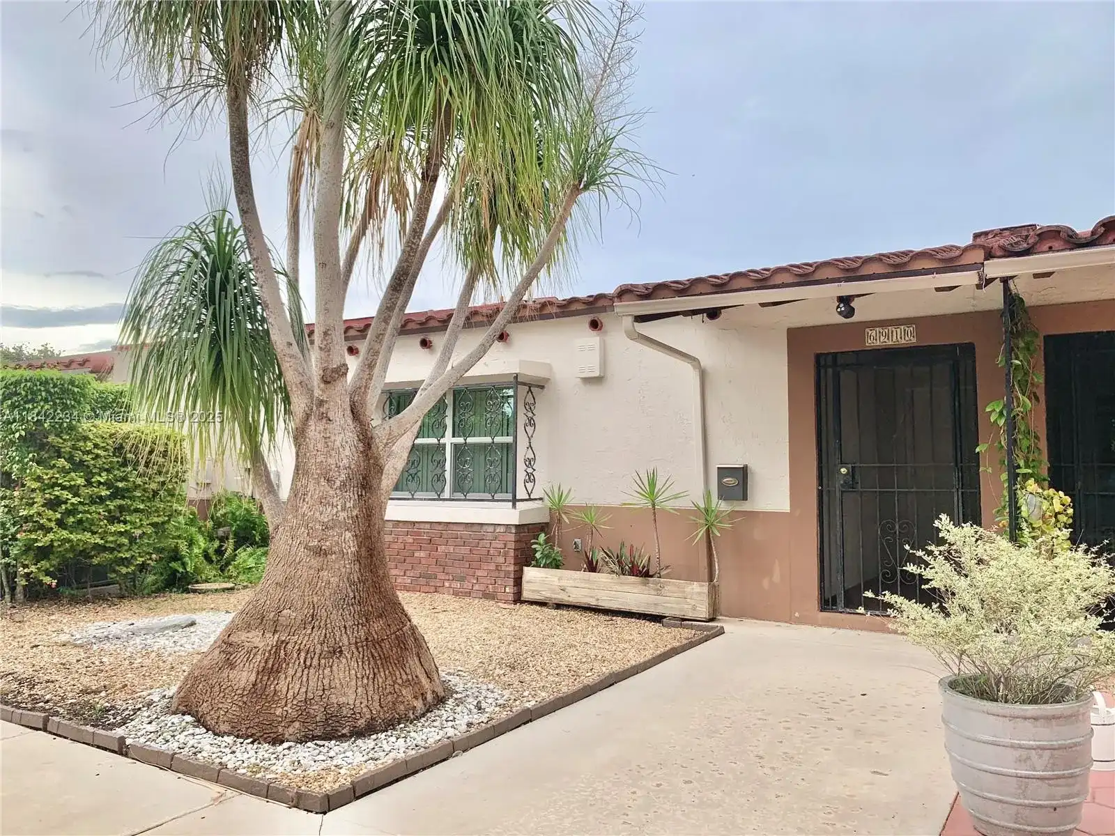 6910 Holly Rd, Miami Lakes FL 33014