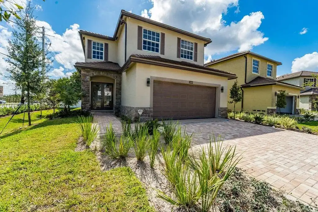 5400 NW 57th Ct, Tamarac FL 33319