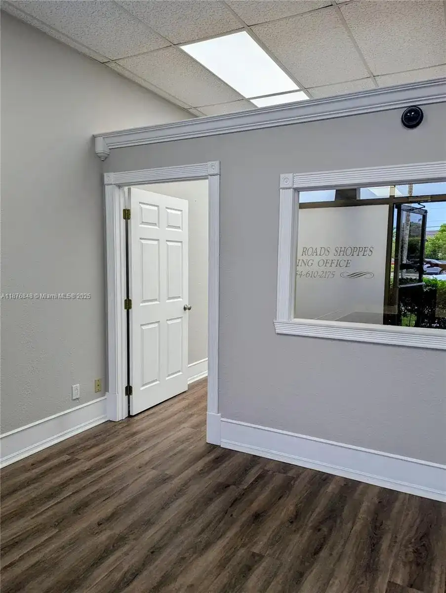 Stirling Rd, Davie FL 33314