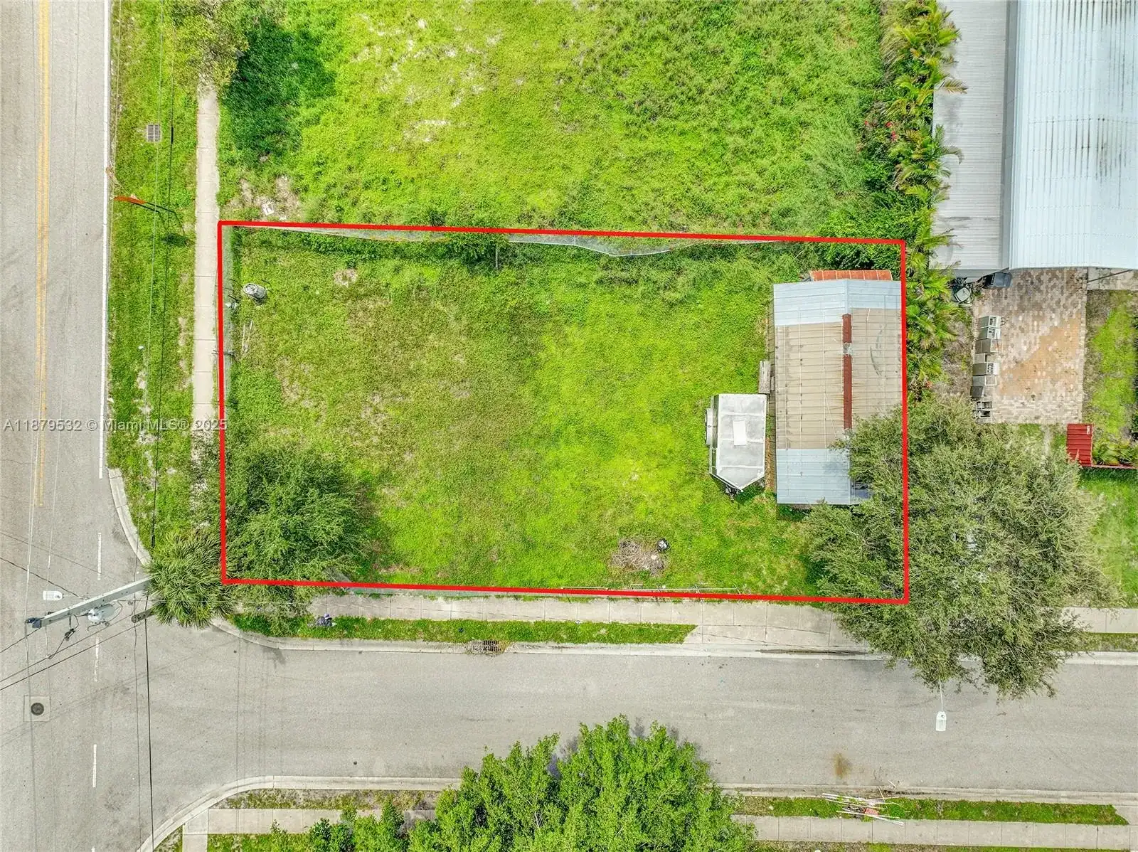 1305 Suwanee Dr, West Palm Beach FL 33409