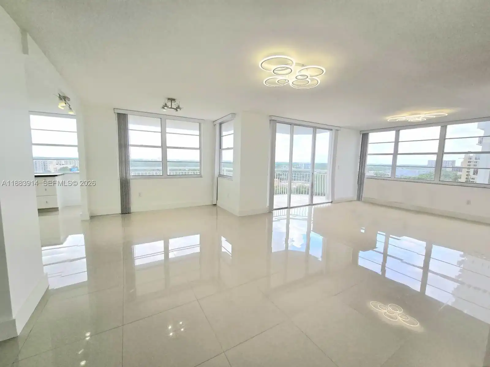 18051 Biscayne Blvd # 1204, Aventura FL 33160