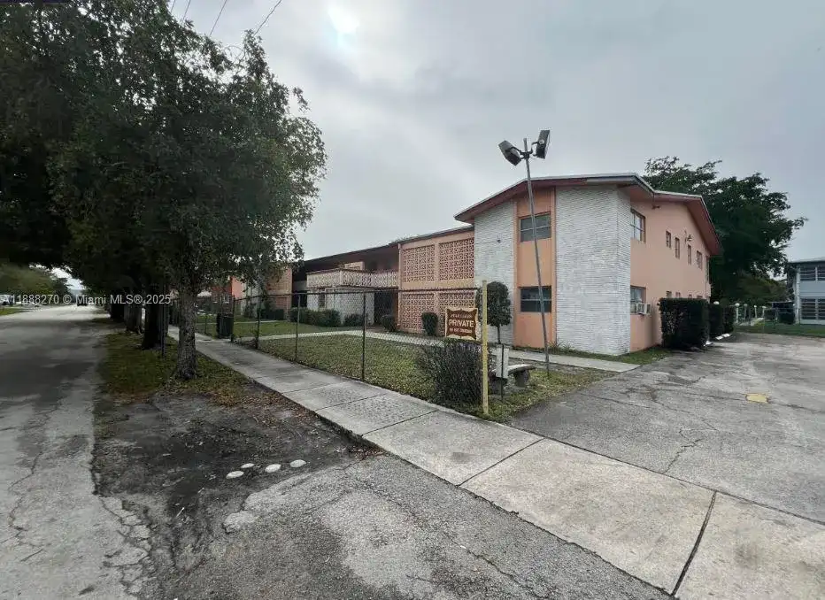 19080 NE 3rd Ct # 312, Miami FL 33179