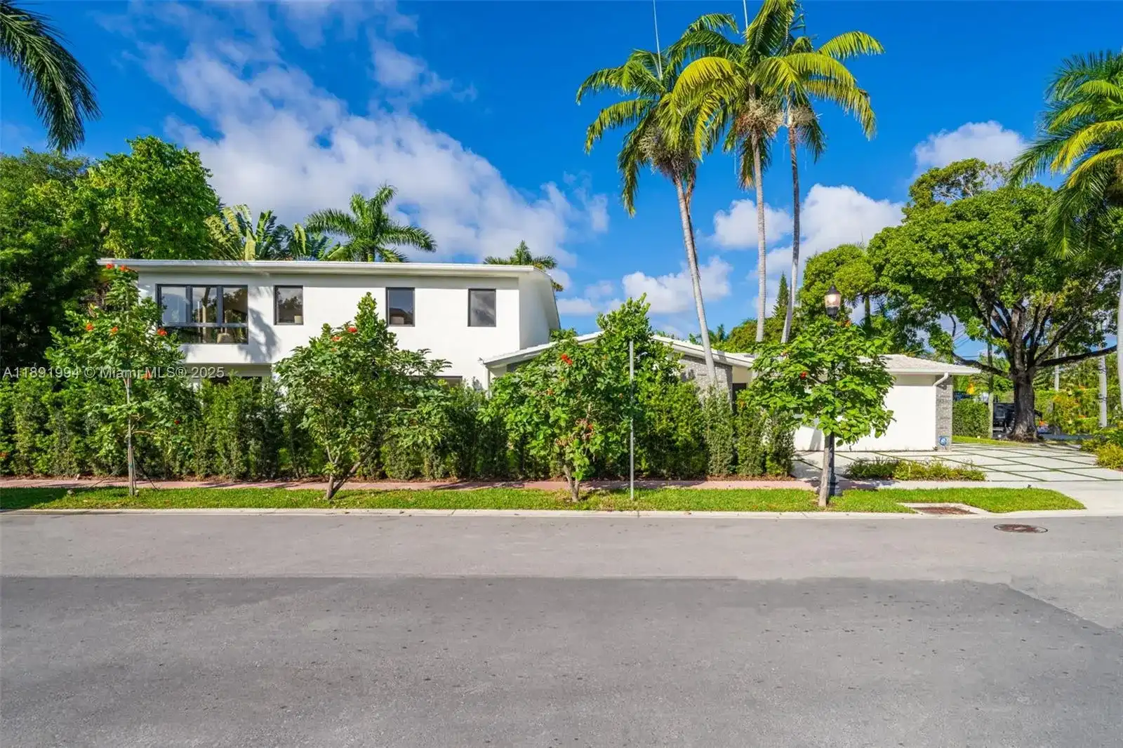 222 E Rivo Alto Dr, Miami Beach FL 33139
