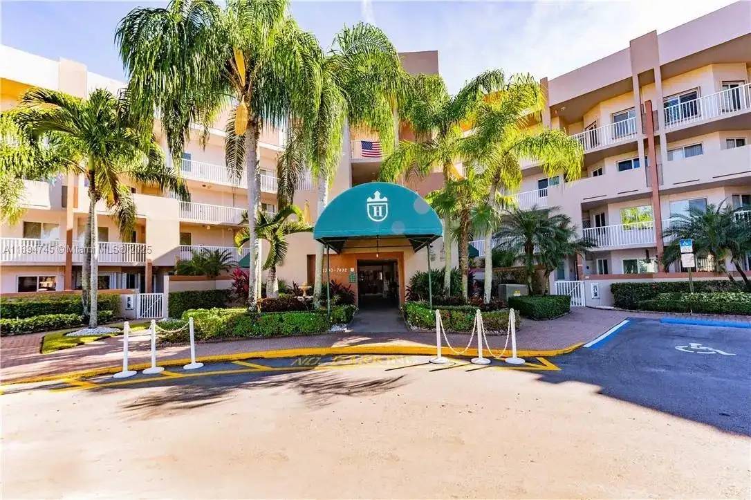 7440 Granville Dr # 213, Tamarac FL 33321