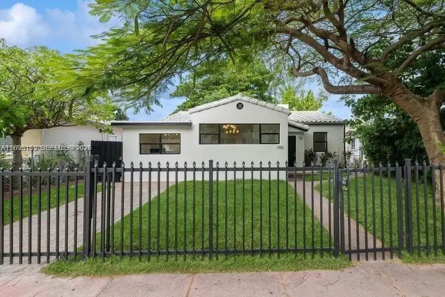1915 Normandy Dr, Miami Beach FL 33141