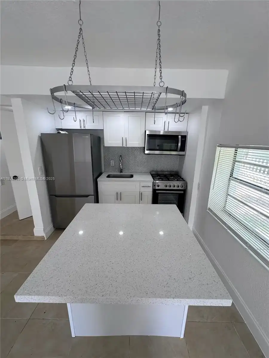 9064 Collins Ave # 19, Surfside FL 33154