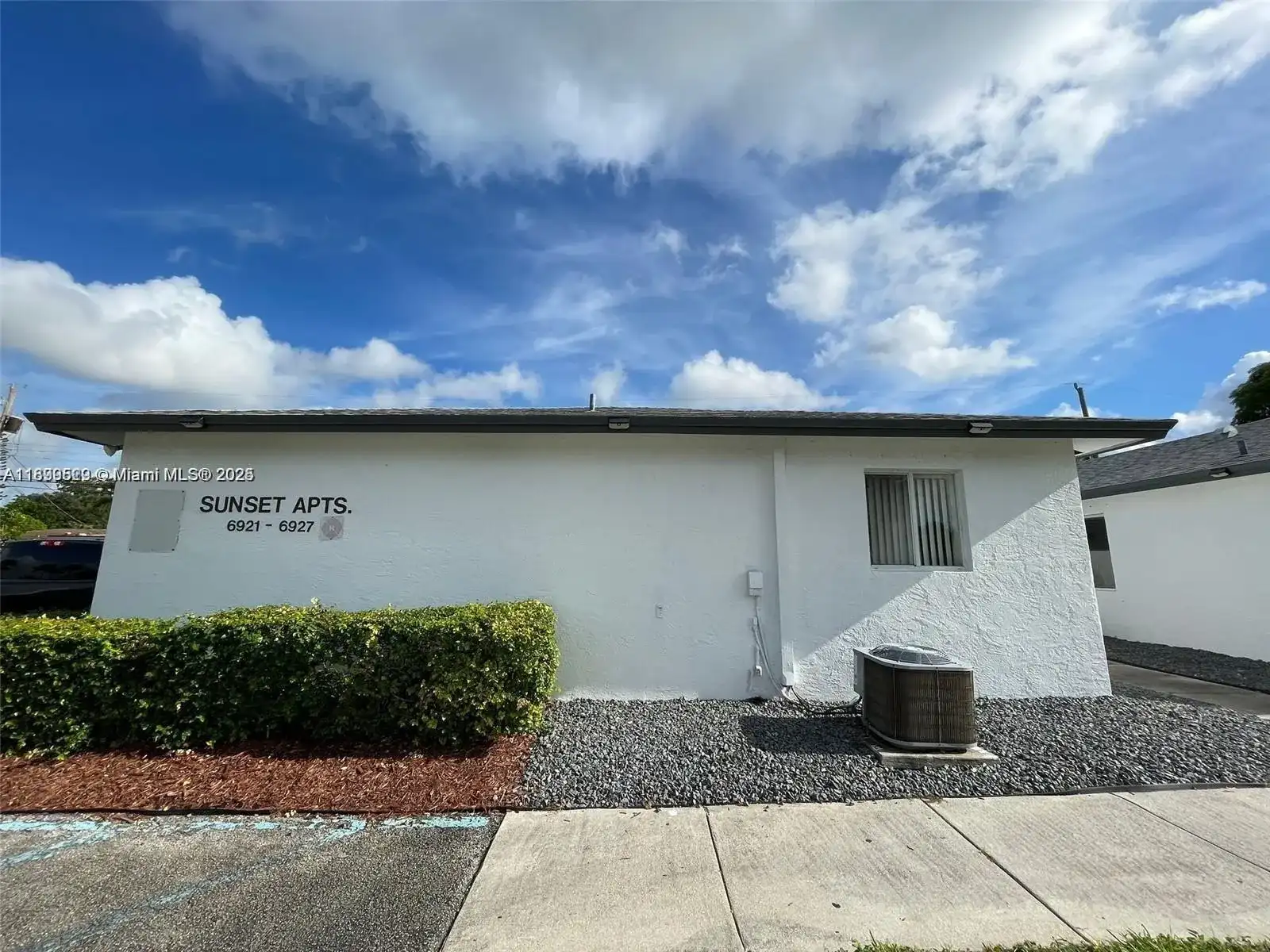 6921 Pembroke Rd # 6921, Pembroke Pines FL 33023