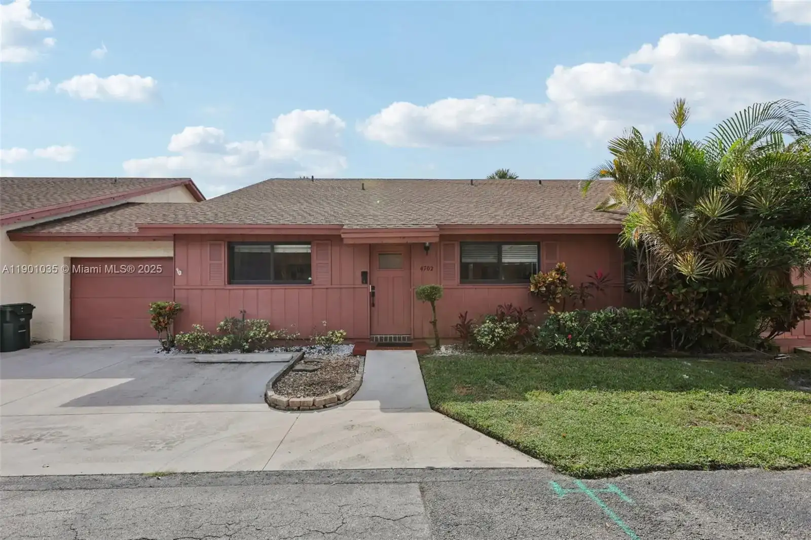 4702 Satinwood Trl, Coconut Creek FL 33063