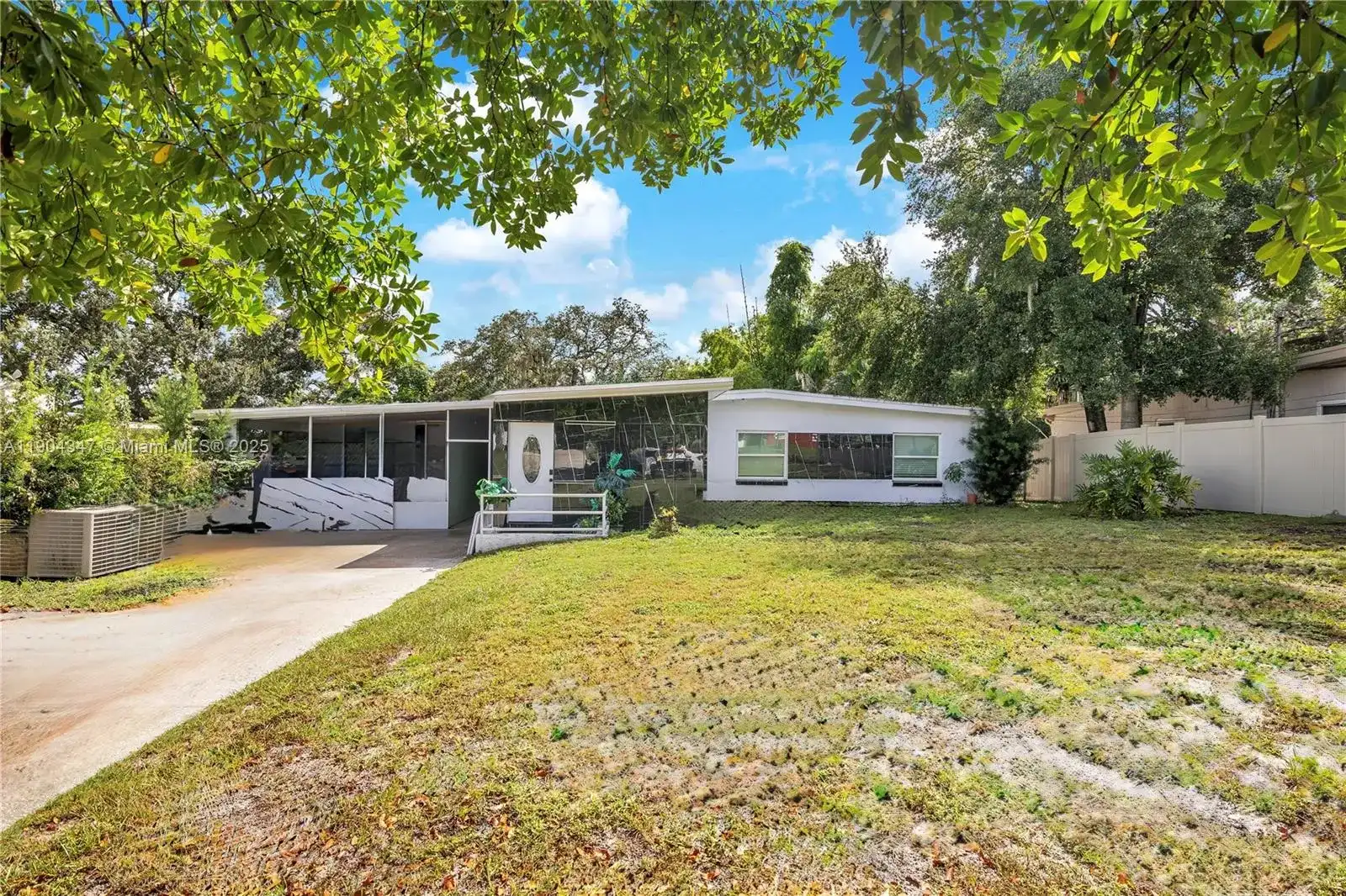 6712 Nina Rosa Dr, Orlando FL 32819