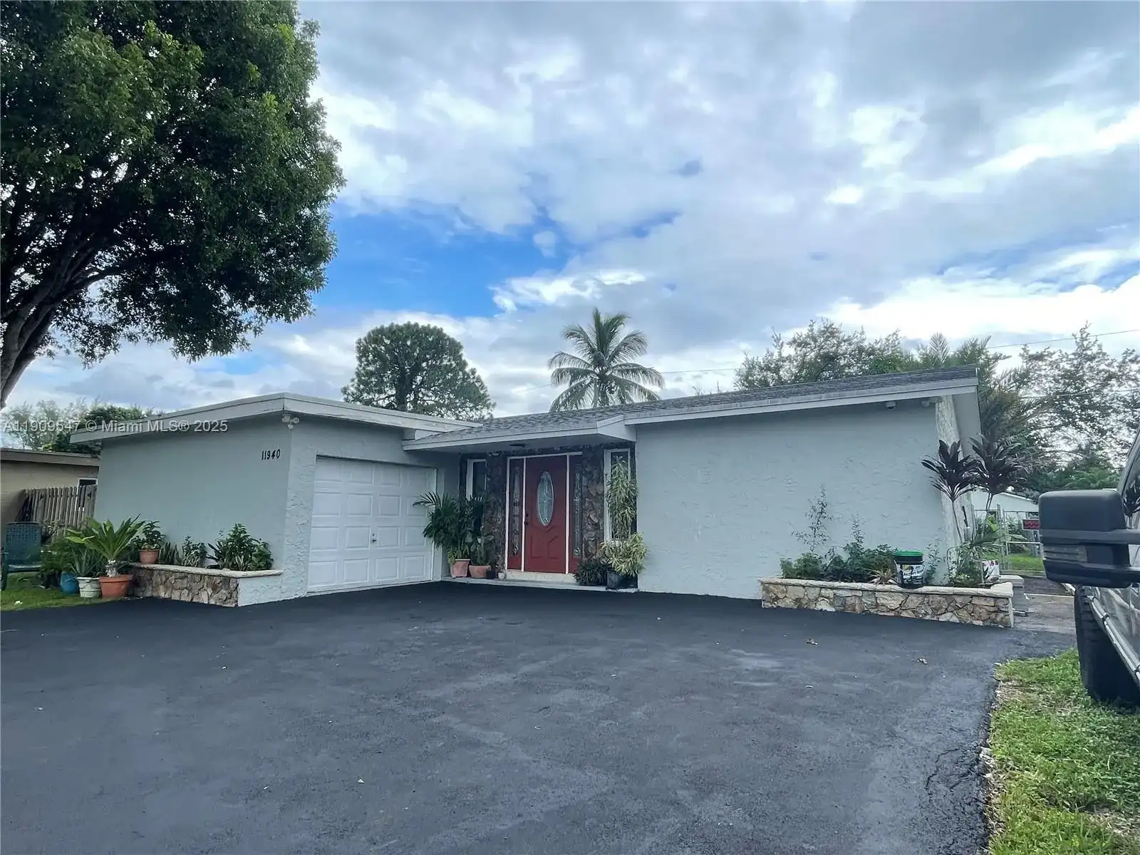 11940 NW 29th St, Sunrise FL 33323