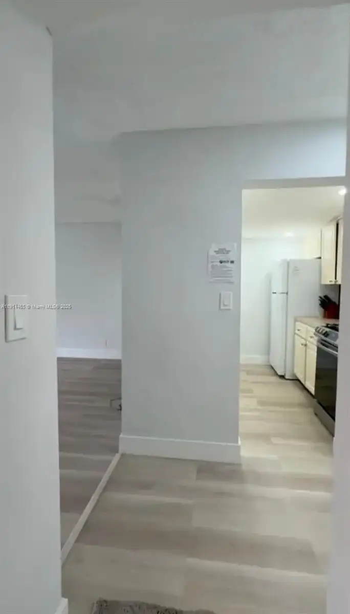 17901 NW 68 Ave # 205, Hialeah FL 33015