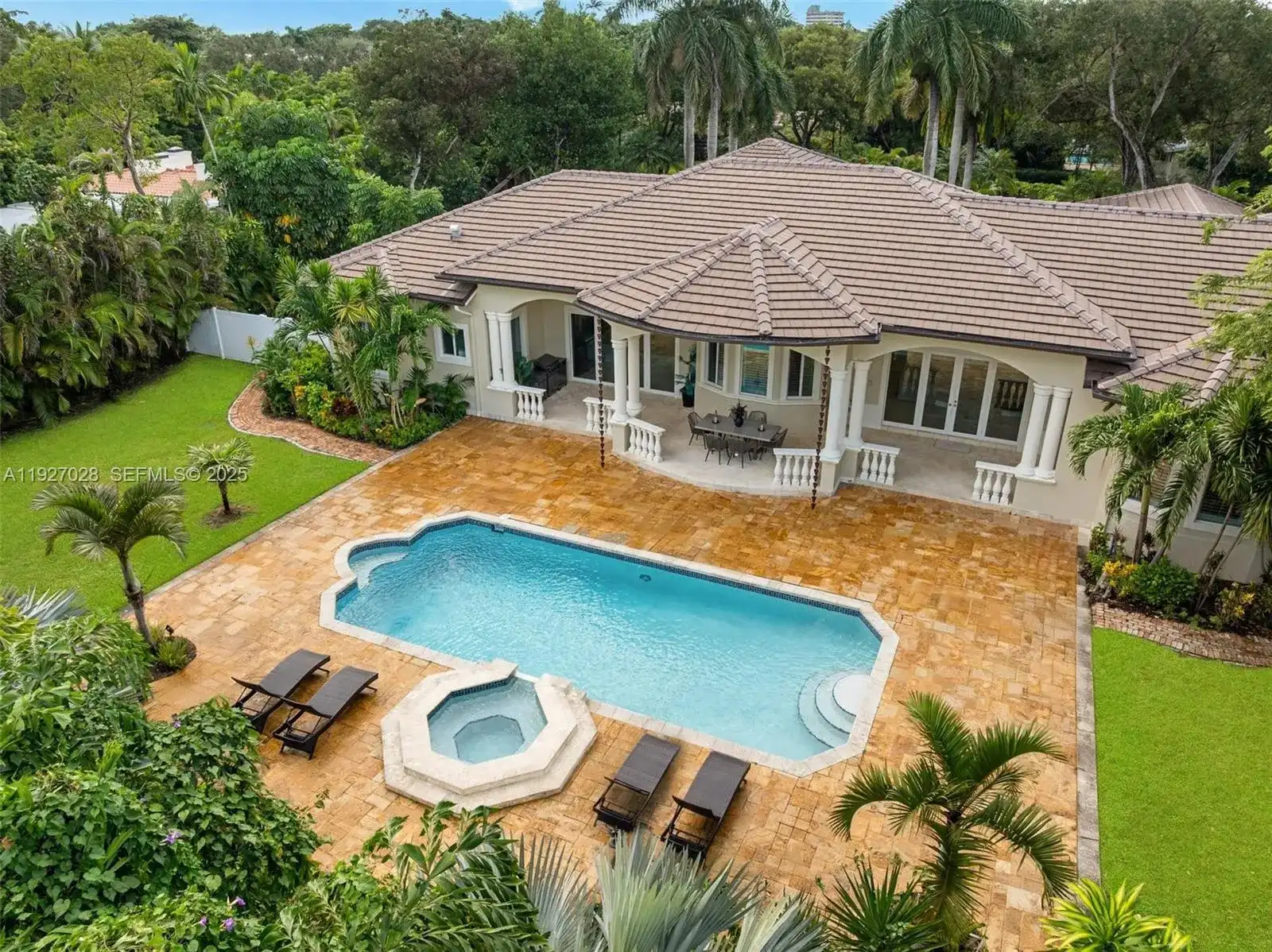 6890 SW 94th St, Pinecrest FL 33156
