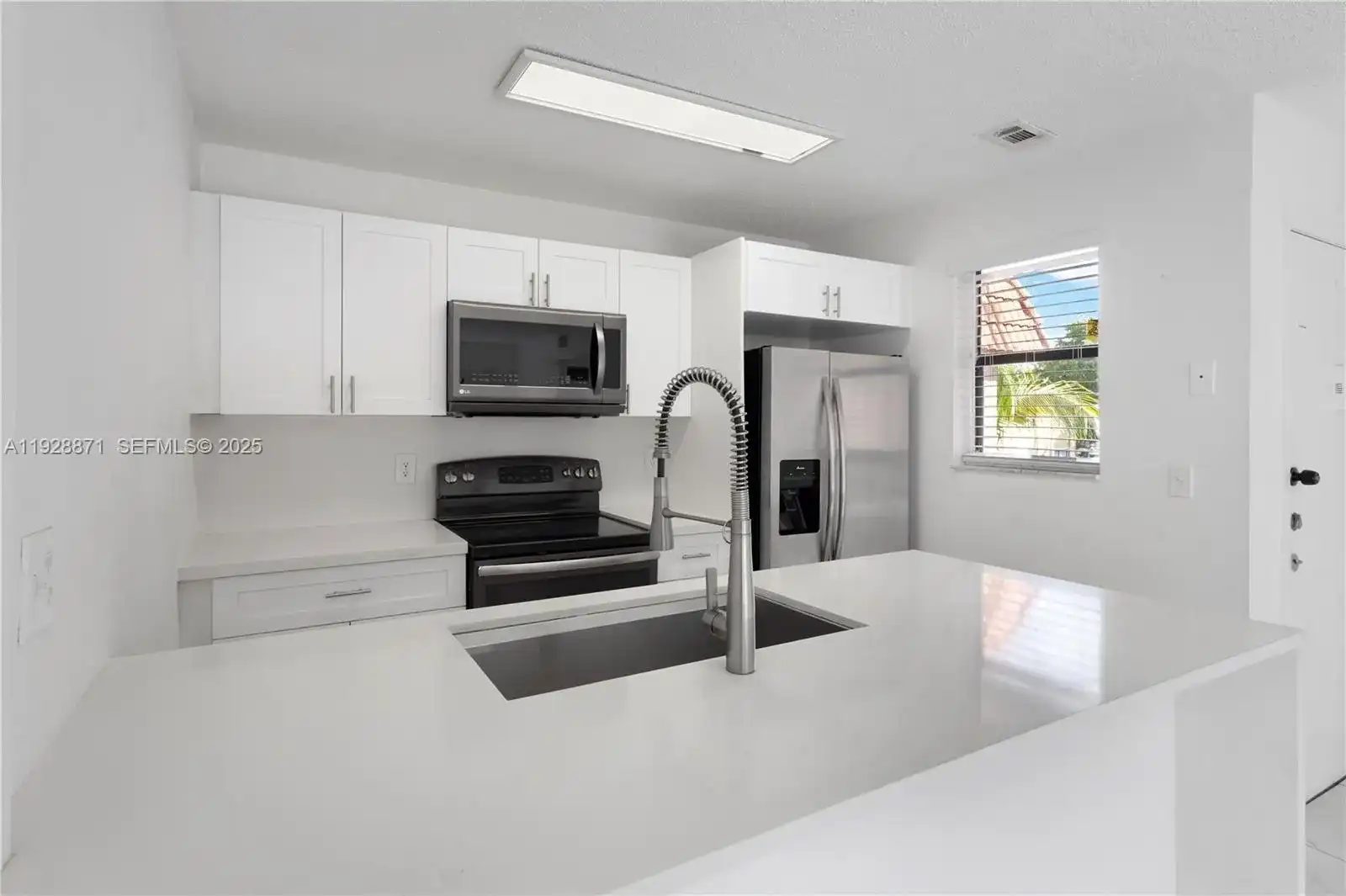 6580 W 27th Ct # 21, Hialeah FL 33016