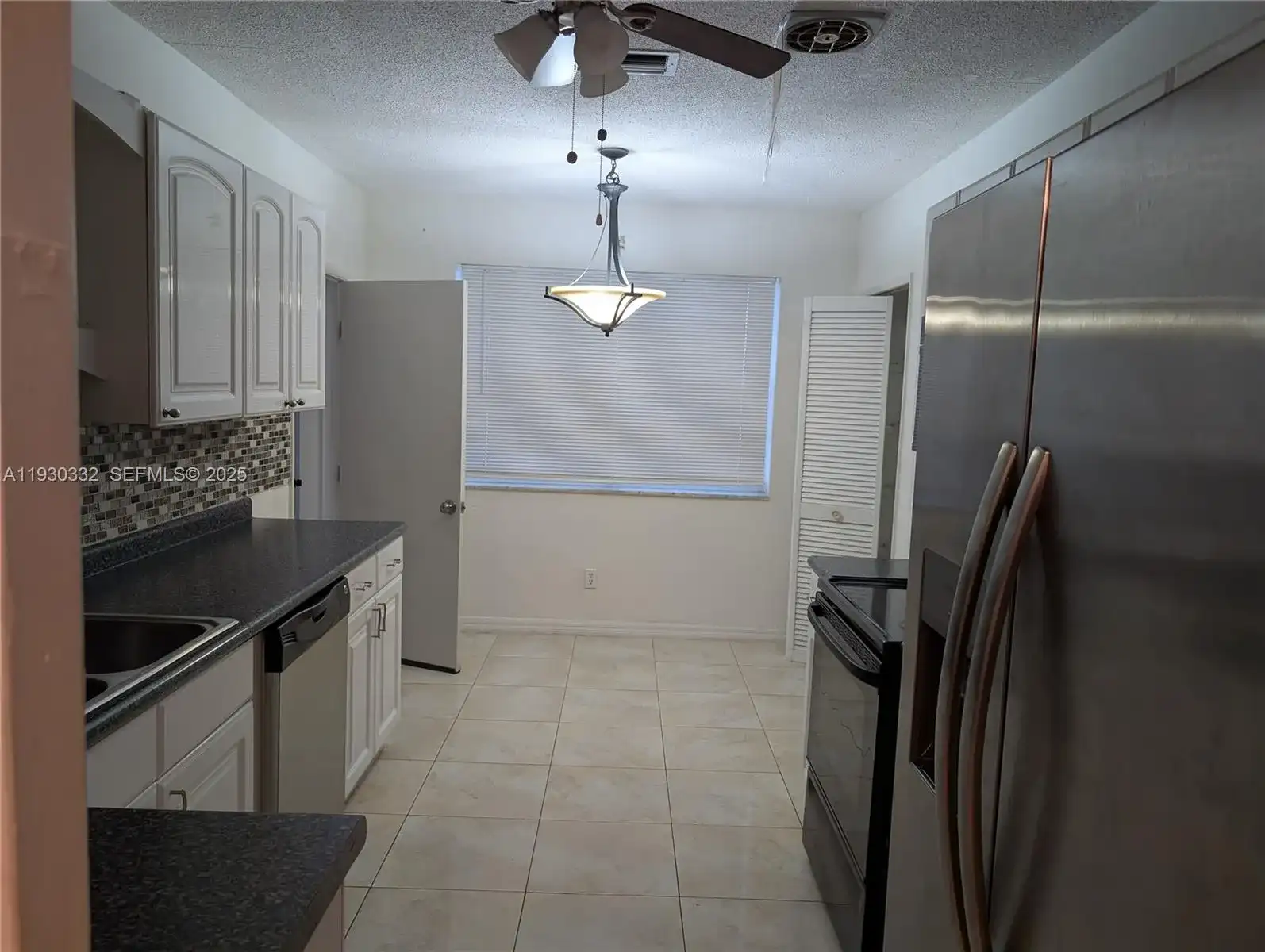 4550 NW 43rd St, Lauderdale Lakes FL 33319