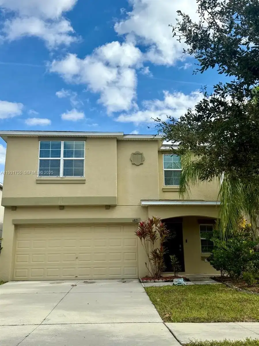 6821 Blue Moon Way, Sun City Center FL 33573