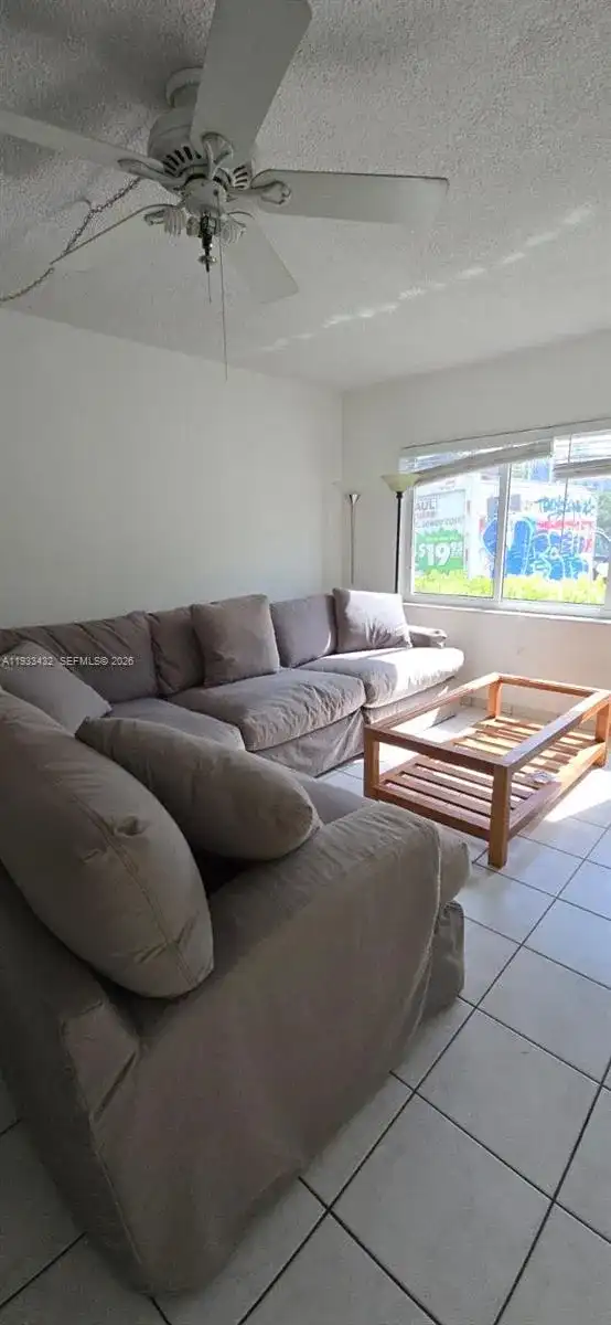 1001 SE 16th St # 1, Fort Lauderdale FL 33316