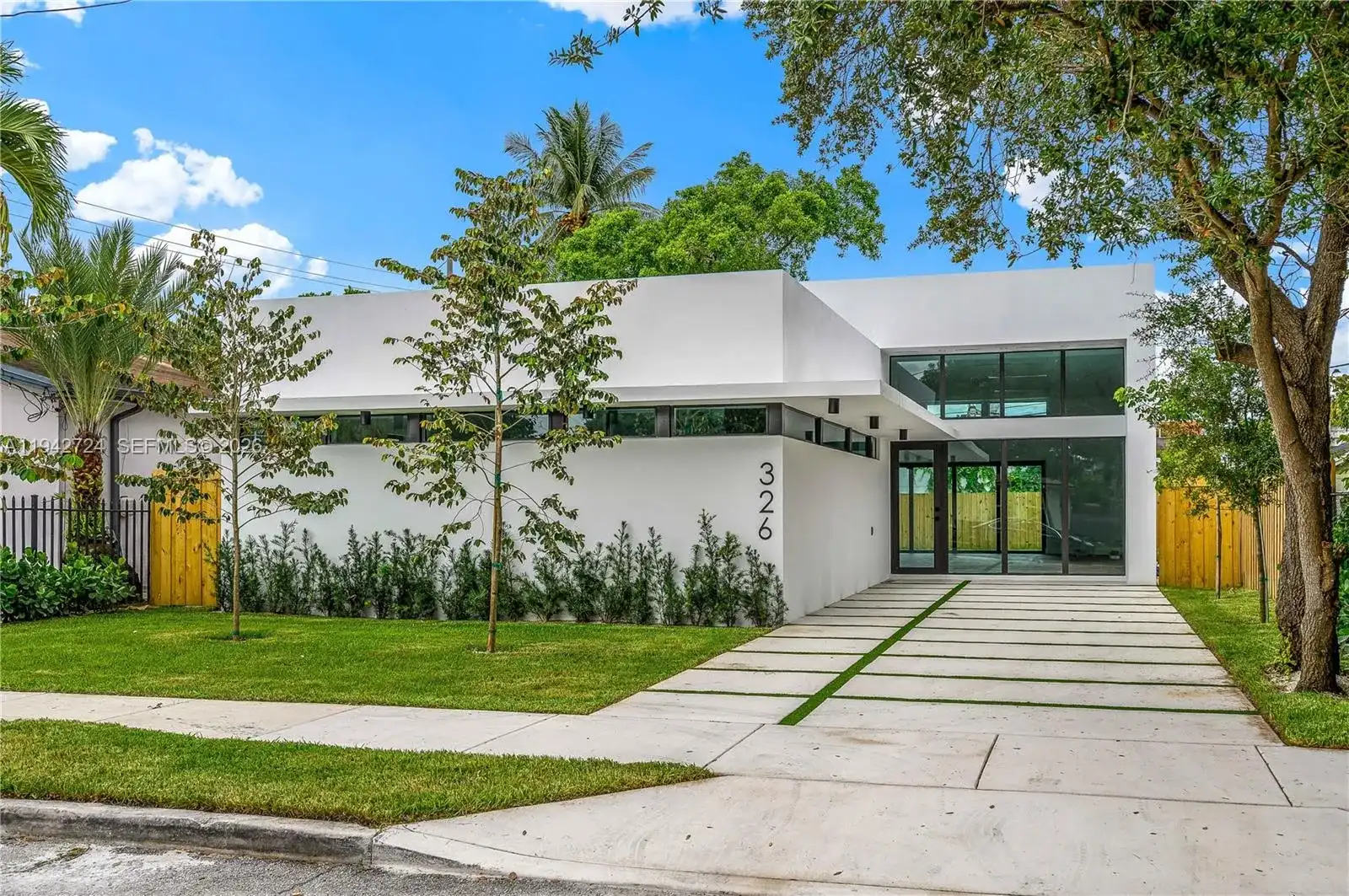 326 NW 40th St, Miami FL 33127