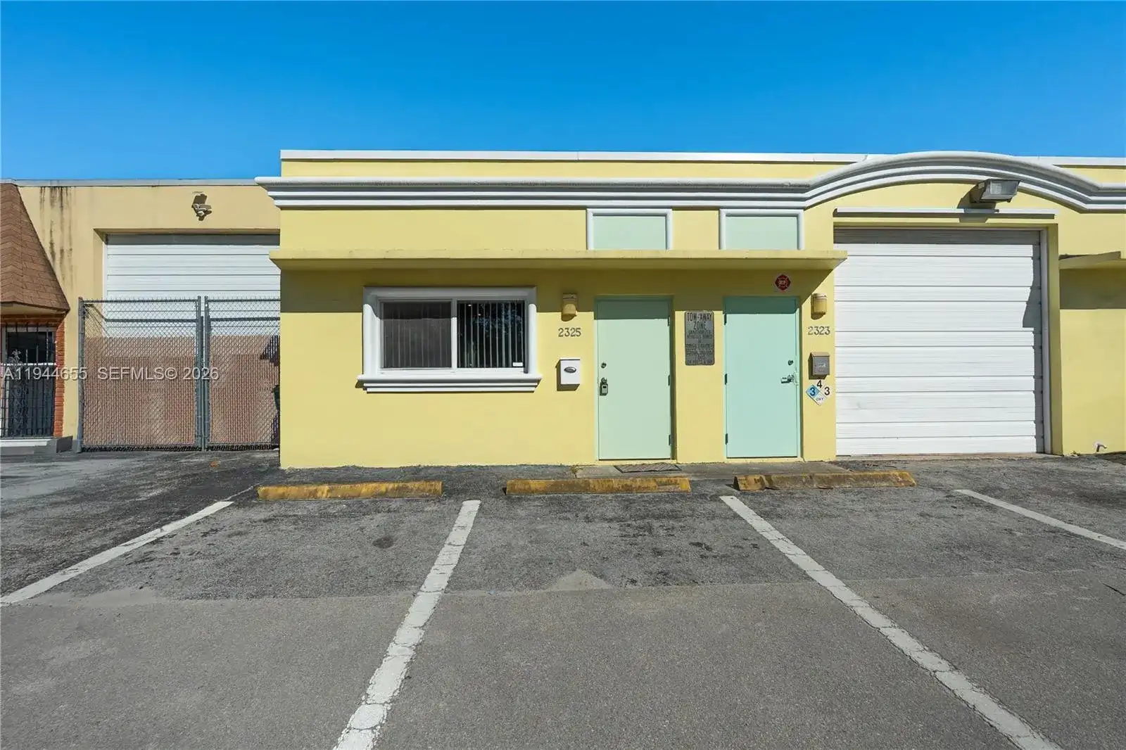 2325 NW 30th St # 2325, Oakland Park FL 33311