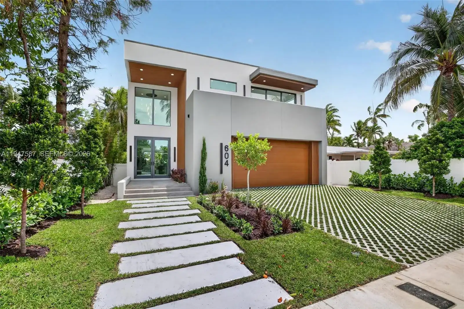 604 SW 7th St, Fort Lauderdale FL 33315