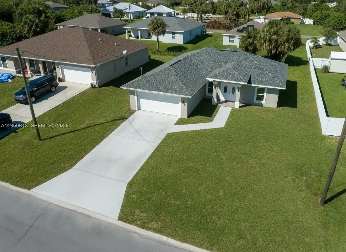 8038 Sunrise Cir., La Belle FL 33935