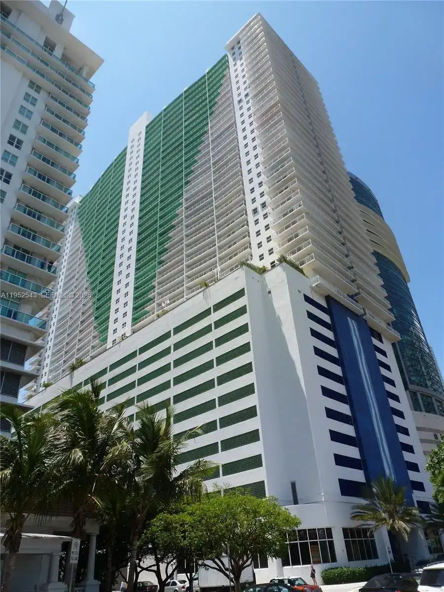 1200 Brickell Bay Dr # 1712, Miami FL 33131