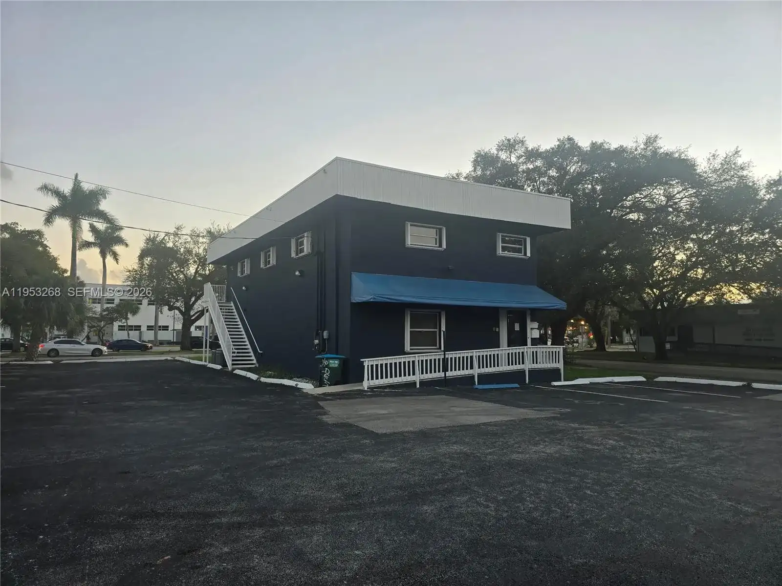 2555 Polk St, Hollywood FL 33020