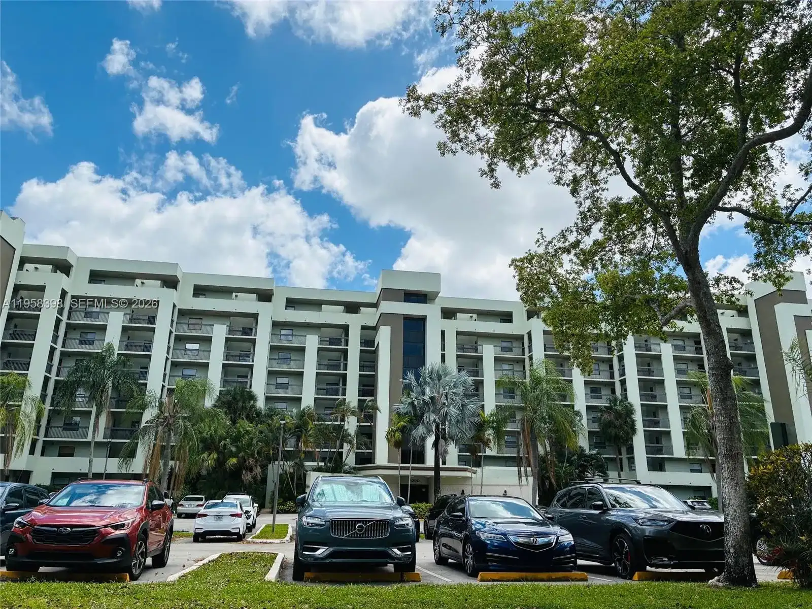 7050 NW 44th St # 708, Lauderhill FL 33319